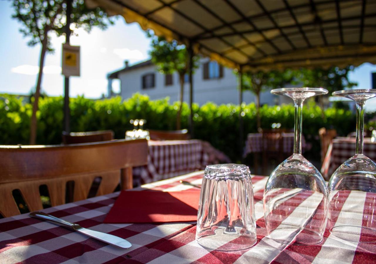 Trattoria Due Citroni Hotel Casalgrasso Kültér fotó